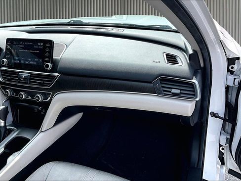 Used 2020 Honda Accord EX image 16