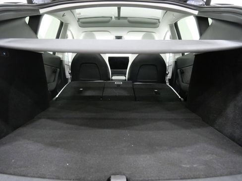 Used 2023 Tesla Model Y Performance image 23