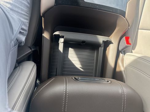 New 2026 GMC Yukon XL Elevation w/ LPO, Get Active Package image 29