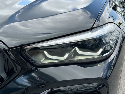 Used 2022 BMW X6 M50i w/ Premium Package image 32