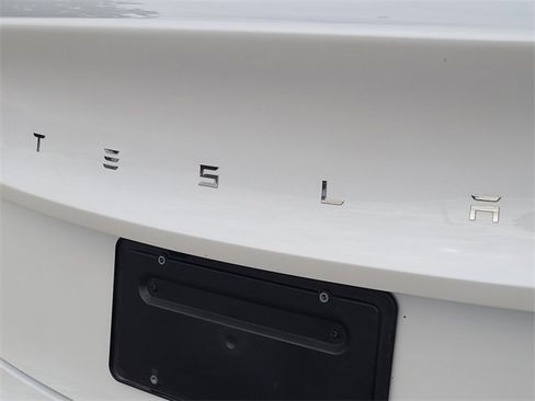 Used 2025 Tesla Model 3 Long Range image 9