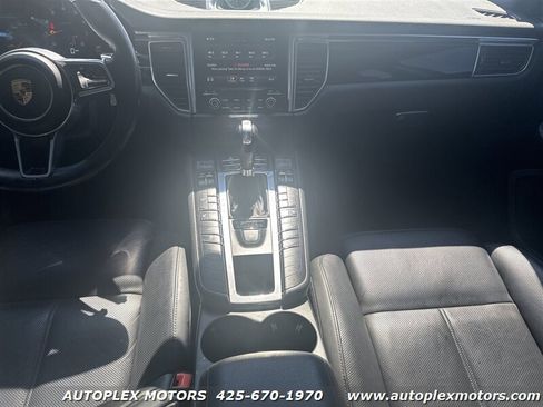 Used 2017 Porsche Macan image 23
