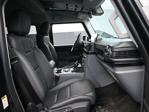 Used 2024 INEOS Grenadier Fieldmaster Edition image 31