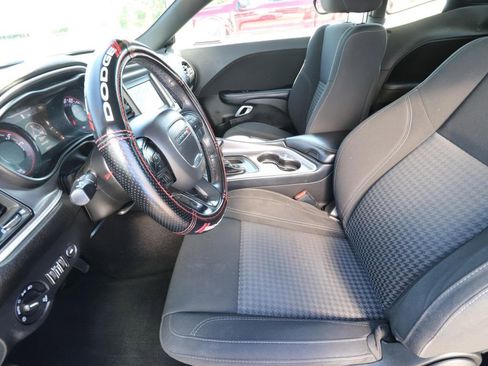 Used 2021 Dodge Challenger SXT w/ Driver Convenience Group RWD image 2