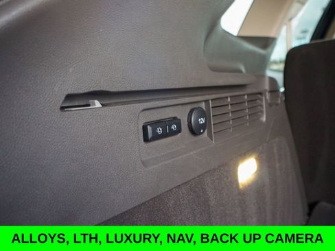 Used 2023 Lincoln Nautilus FWD w/ Premium Package image 11