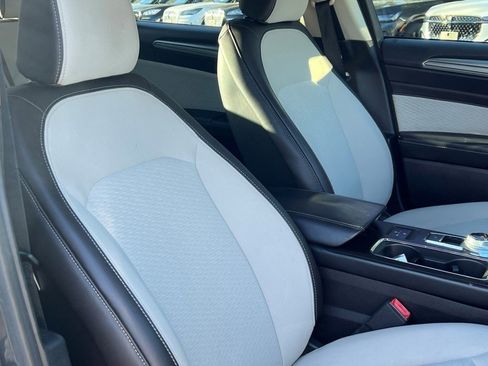 Used 2020 Ford Fusion SE w/ Equipment Group 151A image 7