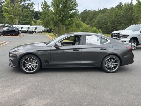 Used 2025 Genesis G70 2.5T RWD image 10