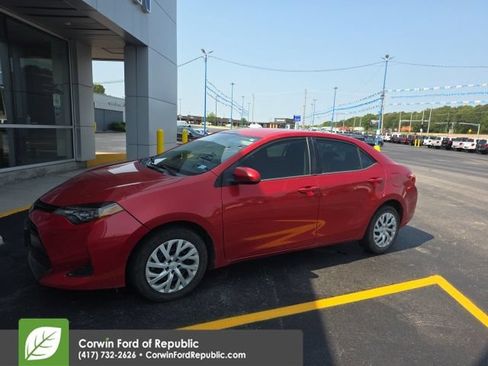 Used 2019 Toyota Corolla LE FWD image 1