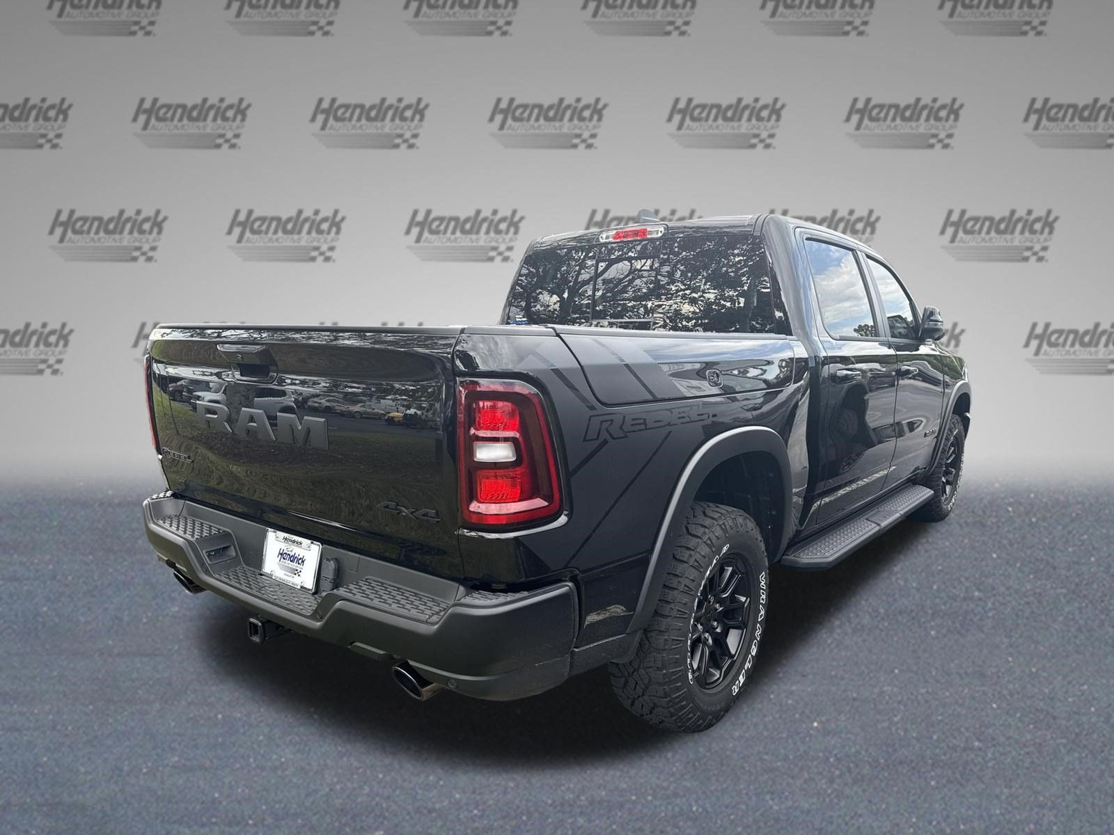 Used 2025 RAM 1500 Laramie w/ Sport Appearance Package AWD/4WD image 8