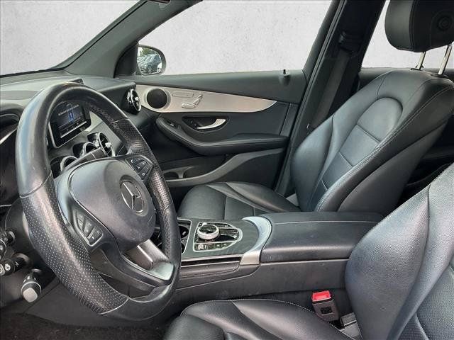 Used 2019 Mercedes-Benz GLC 300 4MATIC image 11