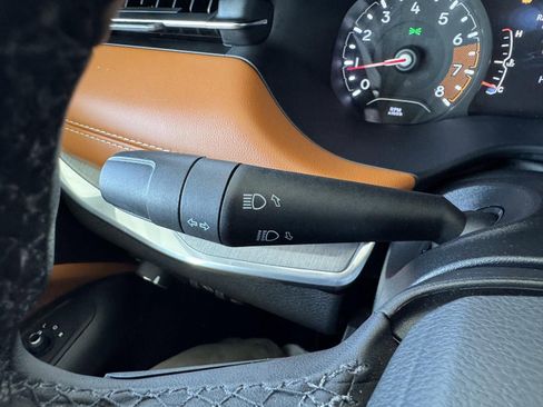 Used 2024 Jeep Compass Limited image 17