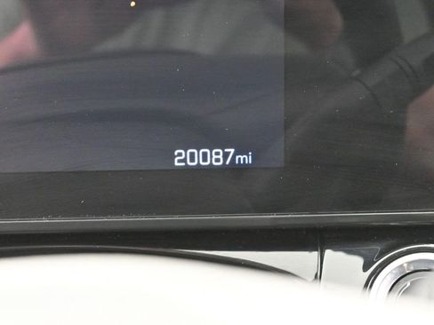 Used 2025 Chevrolet Trax ACTIV w/ Sunroof Package FWD image 20