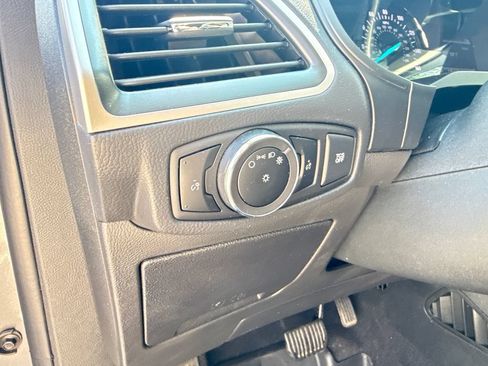 Used 2023 Ford Edge SE w/ Black Appearance Package AWD/4WD image 13