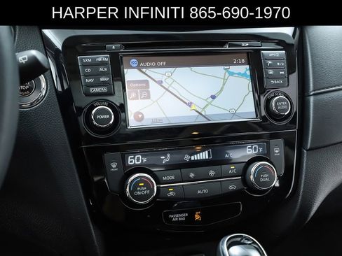 Used 2017 Nissan Rogue SV AWD/4WD image 64