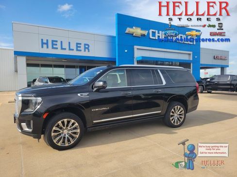 Used 2022 GMC Yukon XL Denali w/ Denali Ultimate Package AWD/4WD image 1