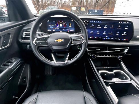 Used 2026 Chevrolet Traverse LT image 17