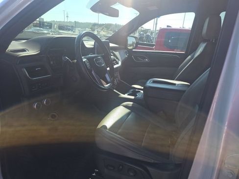 Used 2021 GMC Yukon SLT w/ SLT Premium Package RWD image 2