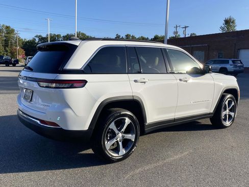 New 2025 Jeep Grand Cherokee Limited w/ Luxury Tech Group II image 8