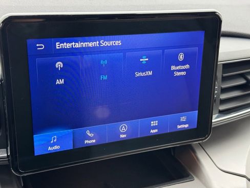 Used 2022 Ford Explorer XLT w/ Equipment Group 202A image 22