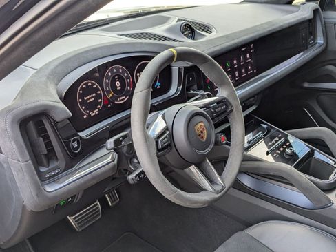 Used 2024 Porsche Cayenne Turbo GT image 4