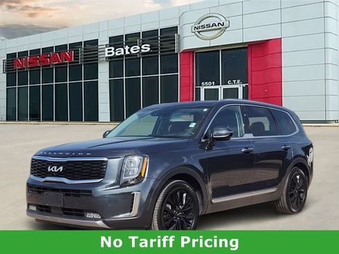 Used 2022 Kia Telluride SX w/ SX Prestige Package image 2