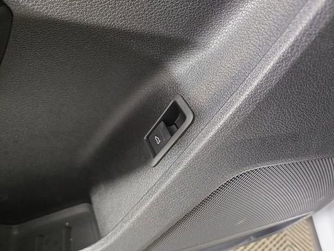 Used 2025 Audi Q3 2.0T Premium image 27