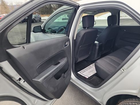 Used 2017 Chevrolet Equinox LT w/ Convenience Package image 23