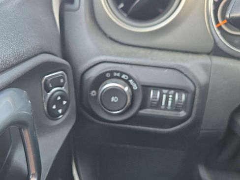 Used 2021 Jeep Wrangler Unlimited Sport AWD/4WD image 21