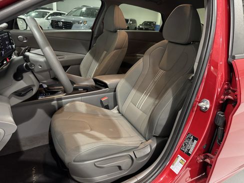 Used 2023 Hyundai Elantra SEL image 24