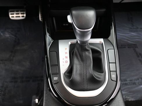 Used 2024 Kia Forte GT-Line image 11