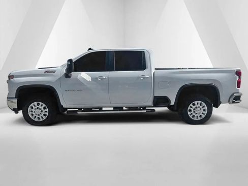 Used 2025 Chevrolet Silverado 2500 LT AWD/4WD image 4