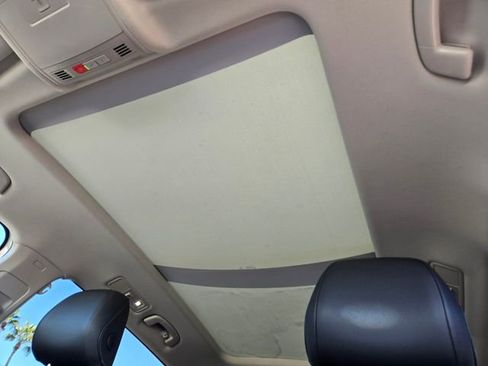 Used 2020 Volkswagen Tiguan SE w/ Panoramic Sunroof Package image 12