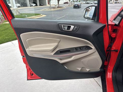 Used 2021 Ford EcoSport Titanium image 14