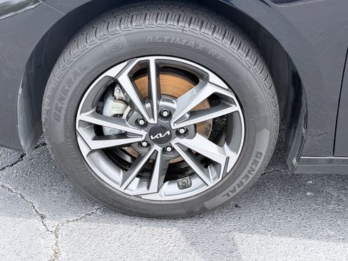 Used 2023 Kia Forte LXS w/ LXS Technology Package FWD image 31