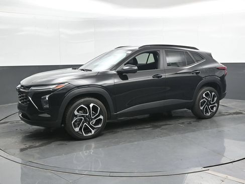 Used 2025 Chevrolet Trax RS w/ Sunroof Package FWD image 9
