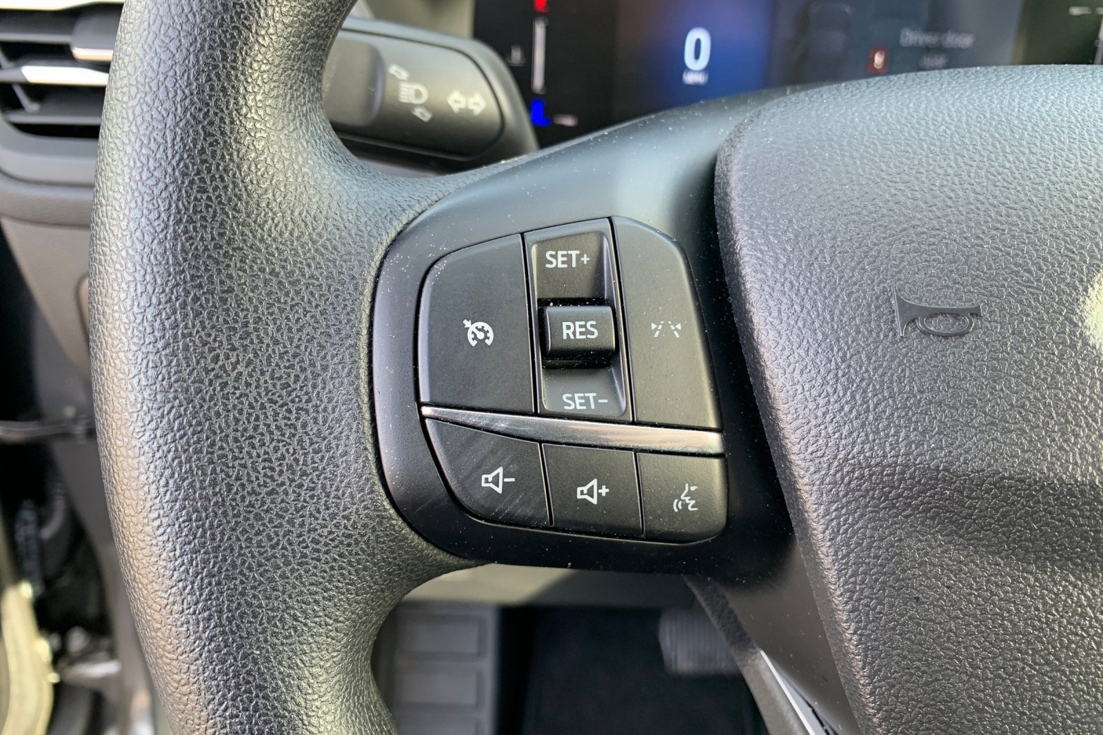 Used 2025 Ford Escape Active AWD/4WD image 29