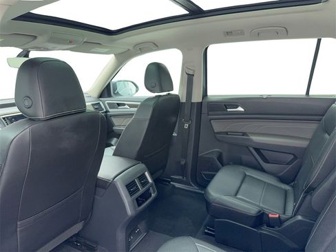 Used 2023 Volkswagen Atlas SE w/ Panoramic Sunroof Package image 38