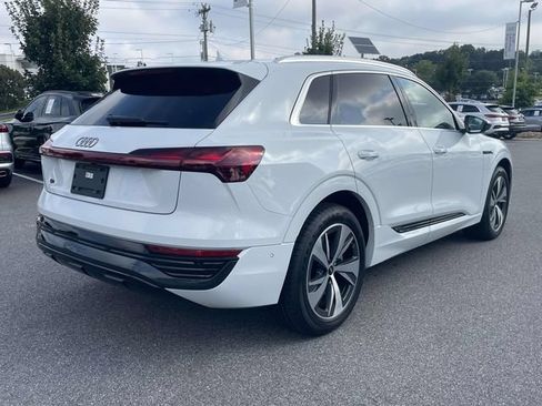 Certified 2024 Audi Q8 e-tron Prestige AWD/4WD image 7