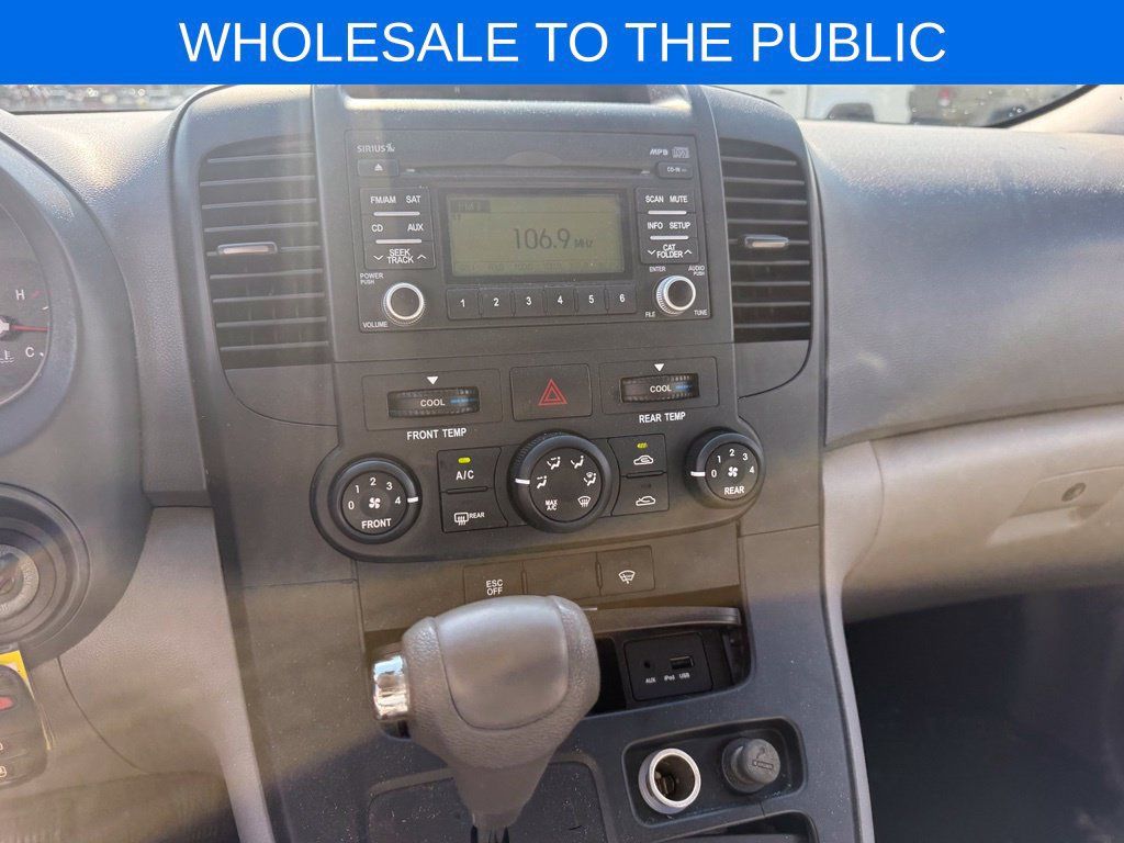 Used 2010 Kia Sedona LX FWD image 9