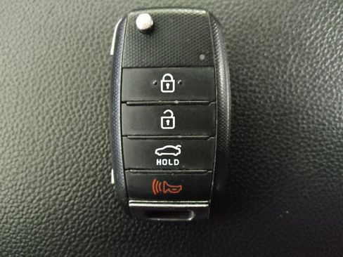 Used 2018 Kia Optima LX image 32