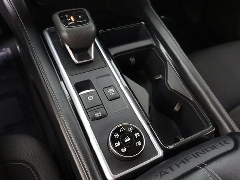 Used 2023 Nissan Pathfinder SV image 50