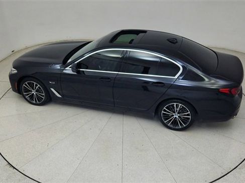 Used 2023 BMW 530e xDrive w/ Premium Package image 82
