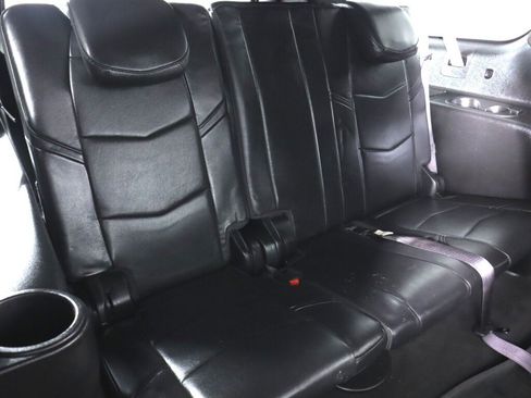 Used 2016 Cadillac Escalade ESV Platinum AWD/4WD image 43
