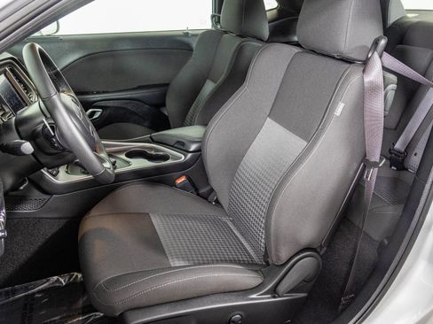 Used 2022 Dodge Challenger R/T w/ Driver Convenience Group image 25