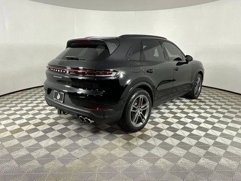 Used 2024 Porsche Cayenne S image 4