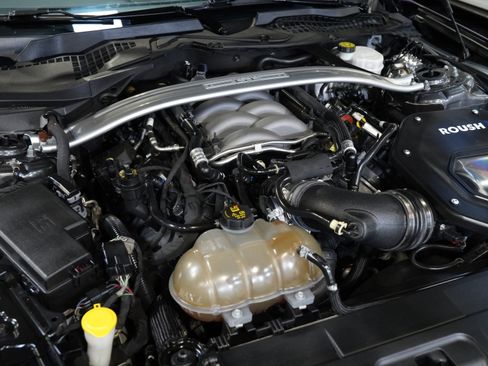 Used 2018 Ford Mustang GT Premium w/ GT Performance Package RWD image 43