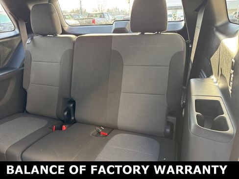 Used 2023 Chevrolet Traverse LT image 38