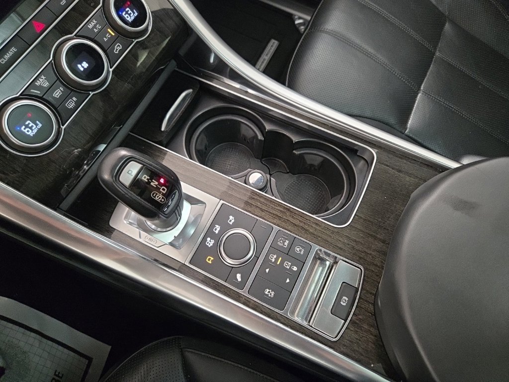 Used 2017 Land Rover Range Rover Sport HSE AWD/4WD image 12