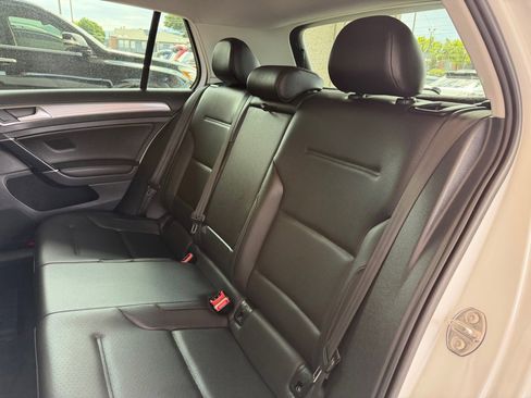 Used 2016 Volkswagen e-Golf SEL Premium w/ Driver Assistance Package FWD image 20
