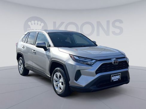 Used 2024 Toyota RAV4 LE image 10